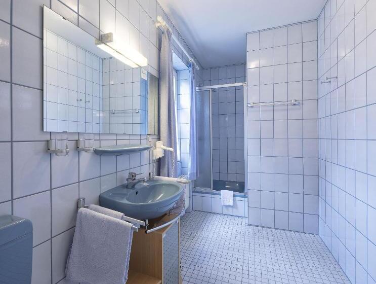 Quarto Comfort, Zur Post