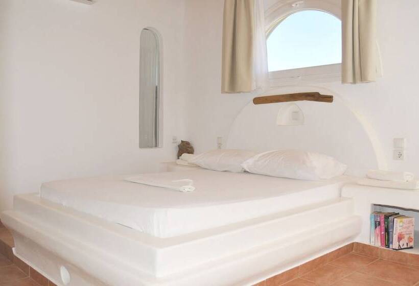 استودیوی استاندارد, Alexandros Mykonos
