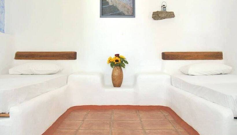 اتاق استاندارد سه نفره, Alexandros Mykonos