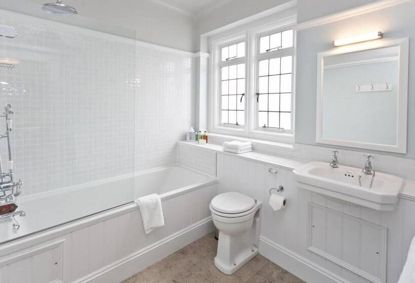 标准间, The Bath Arms