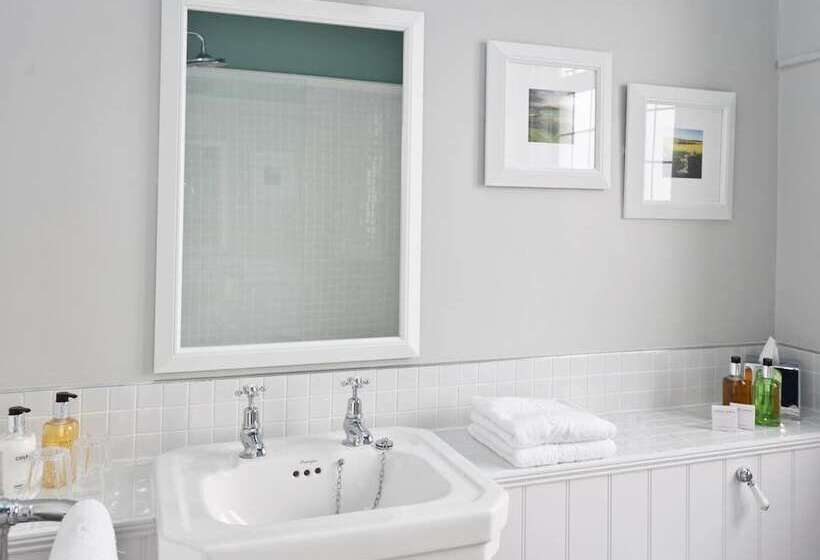 标准间, The Bath Arms