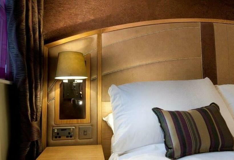 スタンダードルーム, The Golden Lion Wetherspoon