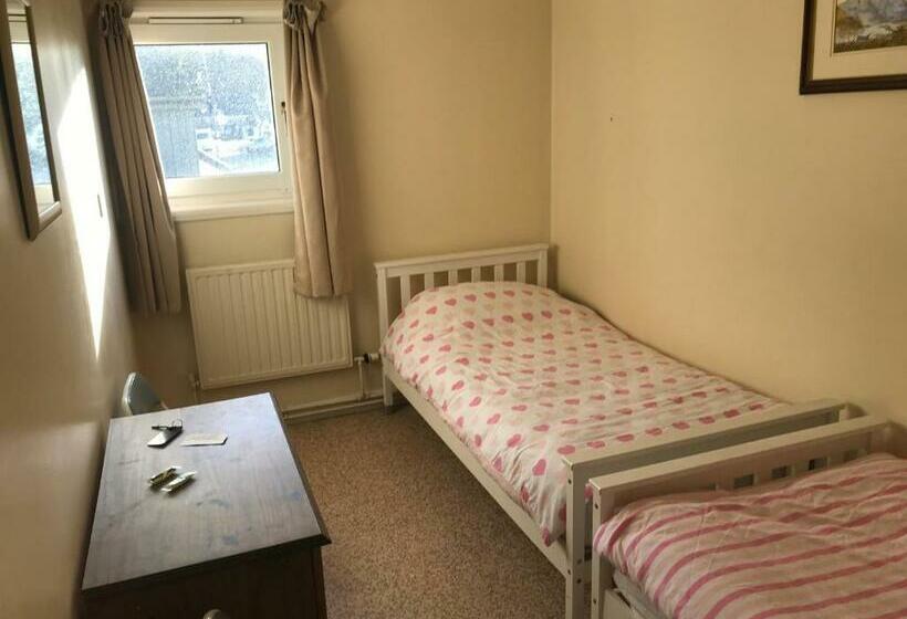 Номер Стандарт, The Mission Bunkhouse