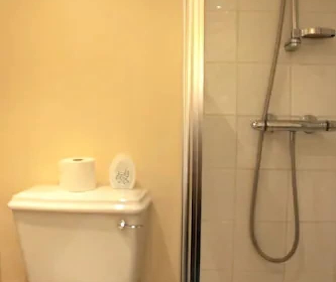 Номер Стандарт, White House View Guest House