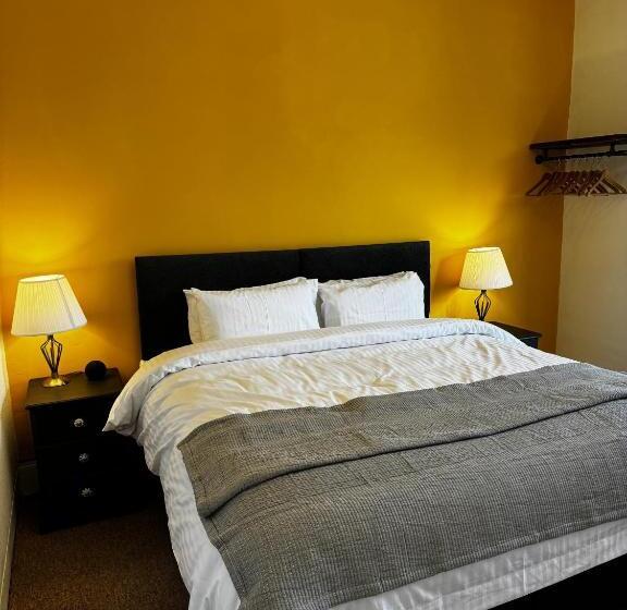 غرفة قياسية, Watermead House