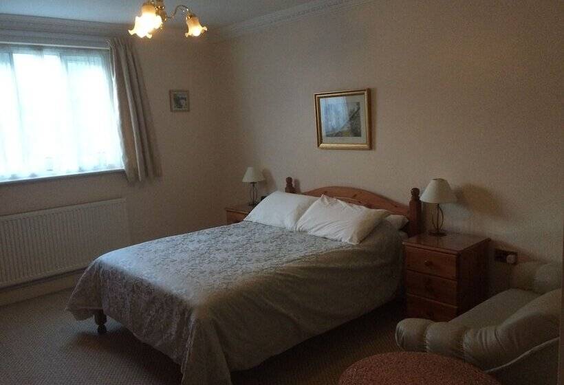 スタンダードルーム, Half Moon Hotel And Restaurant