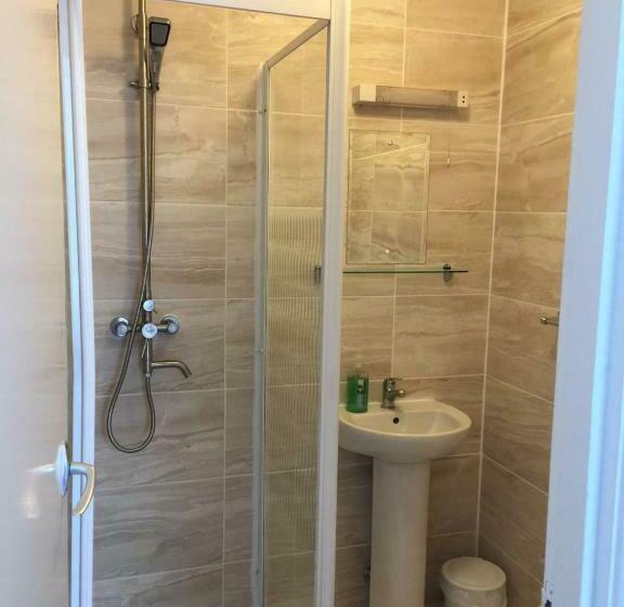 חדר משפחתי, Kensington