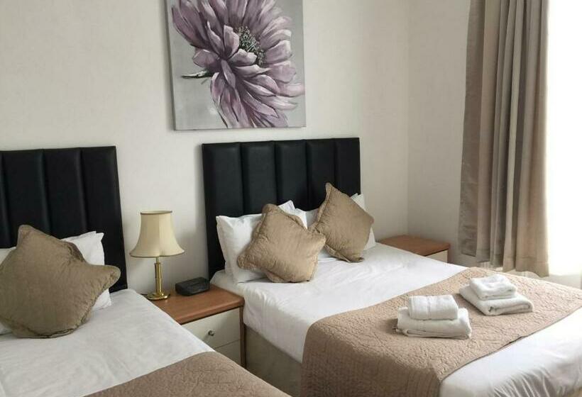 اتاق استاندارد سه نفره, Kensington