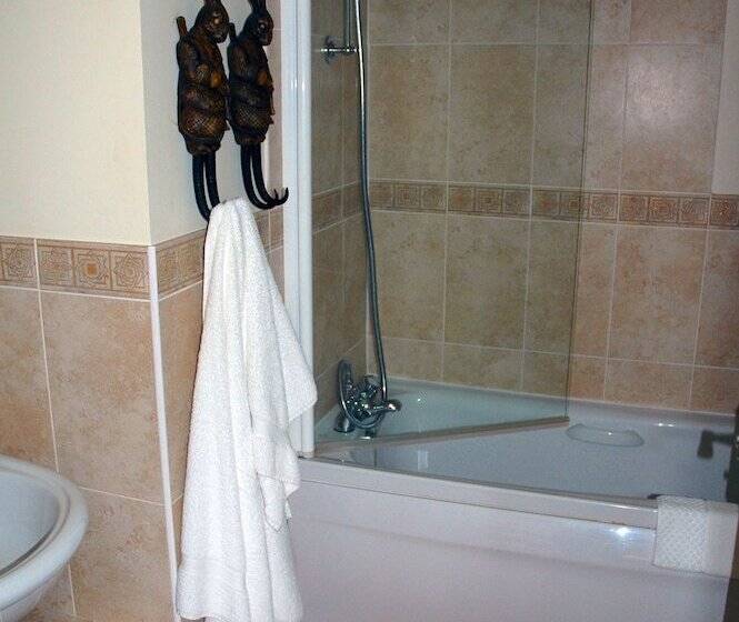 Номер Стандарт, The Down Inn