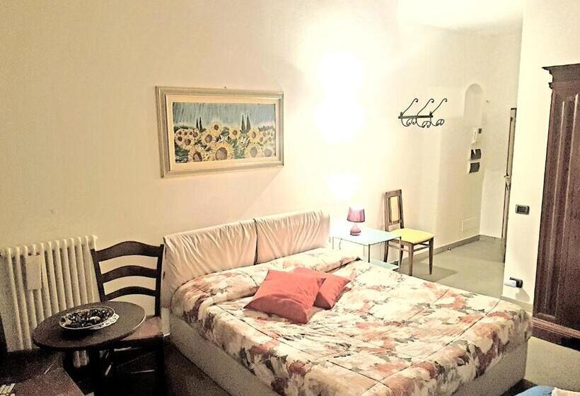 اتاق استاندارد, La Corte Del Re