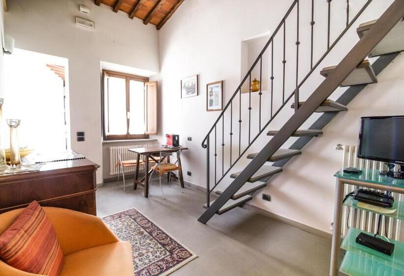 اتاق استاندارد, La Corte Del Re
