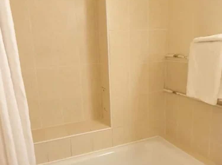 Номер Стандарт, St George Hotel Rochester Chatham