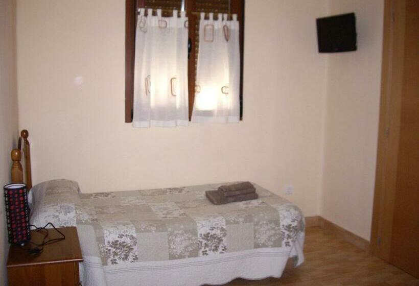 اتاق استاندارد یک نفره, Hostal Abastos