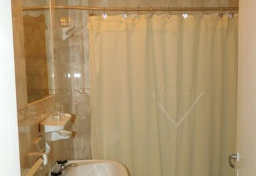اتاق استاندارد یک نفره, Hostal Schilling