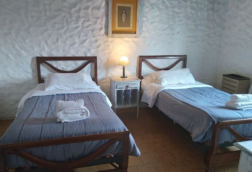اتاق استاندارد یک نفره, Hostal Schilling