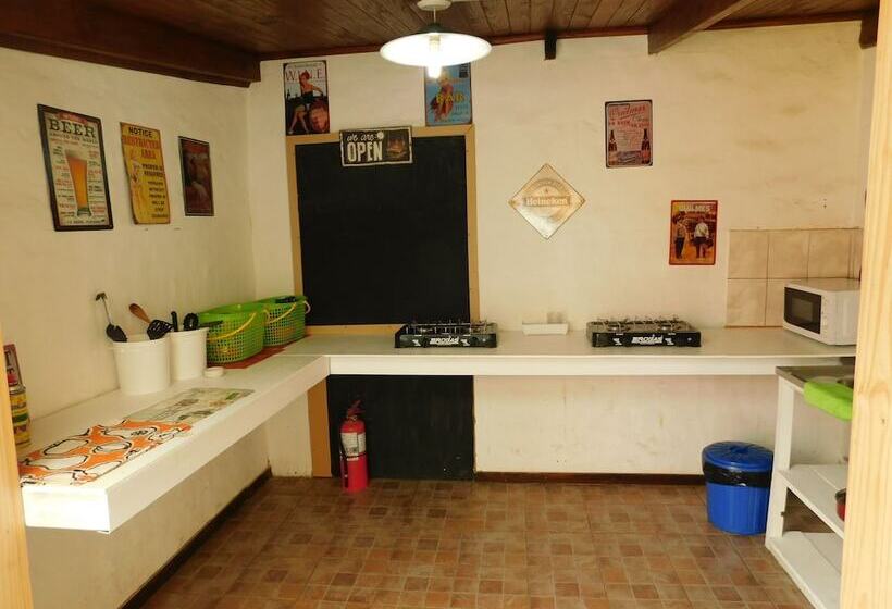 اتاق استاندارد با سرویس بهداشتی مشترک, Hostal Schilling