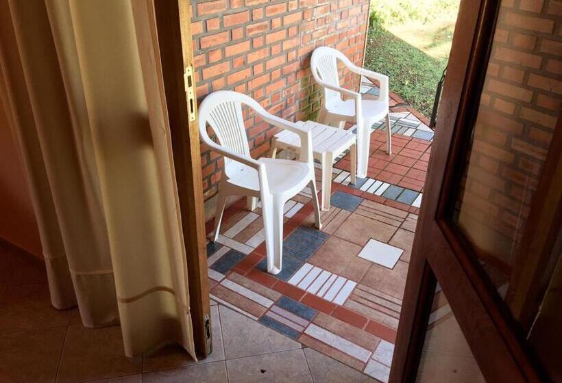 高级三人间, Hosteria Helvecia