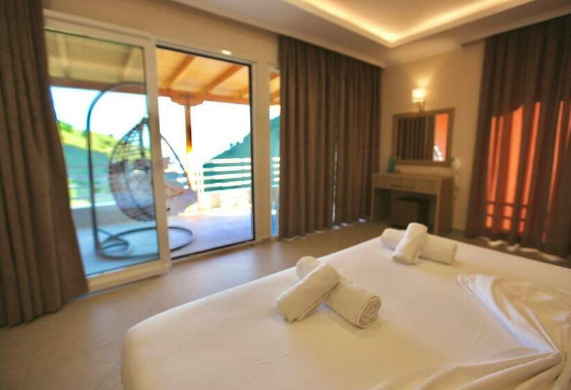 자쿠지 스위트, Karos Hotel Llaman