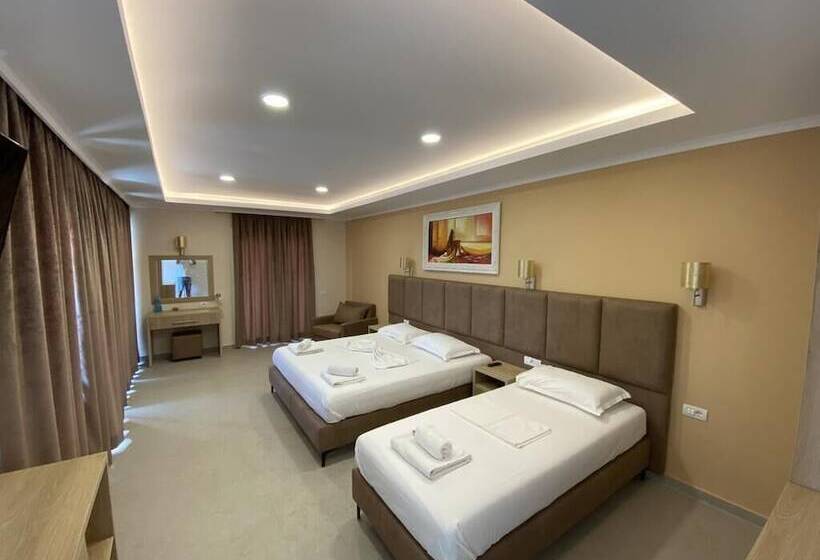 스위트, Karos Hotel Llaman