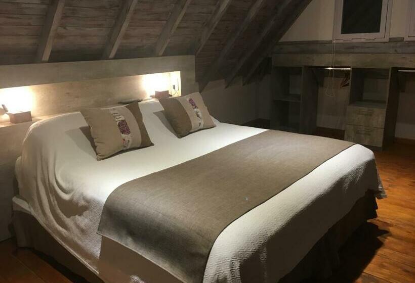 بانگلوی استاندارد, Brisas Serranas