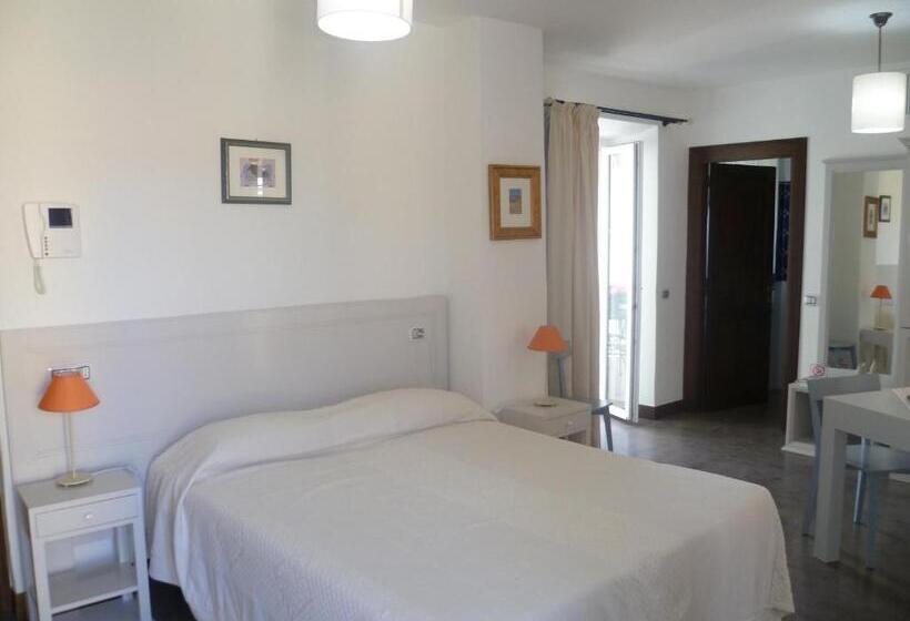 سوئیت جونیور با تراس, Albergo Residenziale La Corte