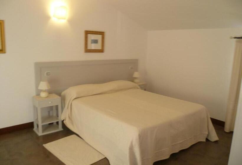 발코니가 있는 4인용 스탠다드 룸, Albergo Residenziale La Corte