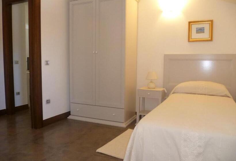 발코니가 있는 4인용 스탠다드 룸, Albergo Residenziale La Corte