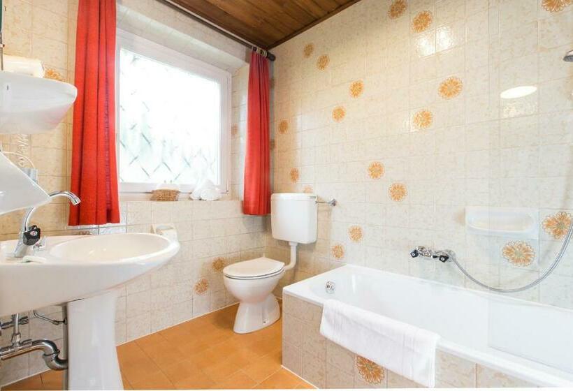 家庭间, Chalet Olympia