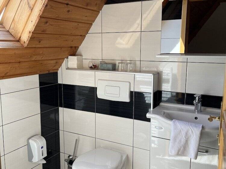 اتاق لوکس, Rustic Inn River 2