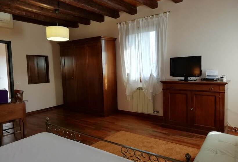 اتاق سوپریور, Locanda Degli Ulivi