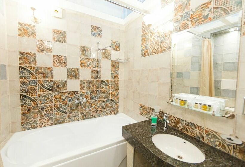 غرفة ديلوكس, Ekaterina