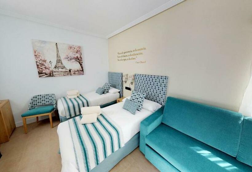 Номер Стандарт Трехместный, Hostal Boutique La Española By Bossh Hotels