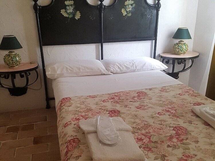 اتاق استاندارد یک نفره, Residenza Villa Spagnola