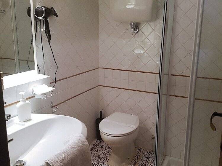 اتاق استاندارد یک نفره, Residenza Villa Spagnola