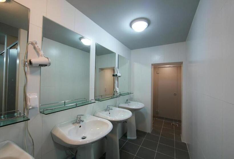 Кровать в Общей Комнате, Mido Hostel