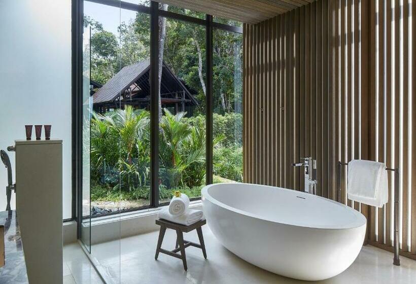 Полулюкс, The Ritz Carlton, Langkawi