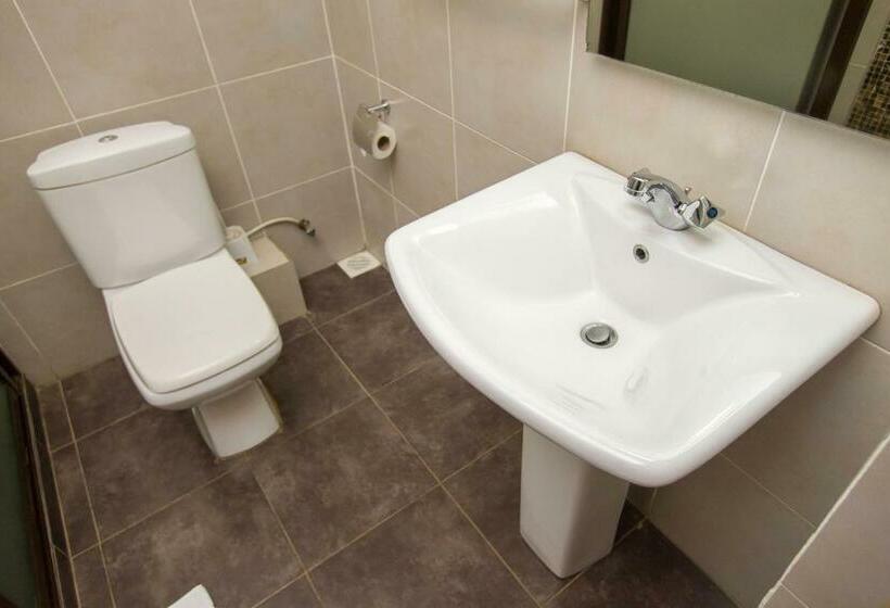 اتاق استاندارد, Victoria Comfort Inn