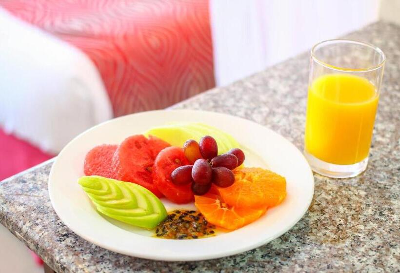 اتاق استاندارد یک نفره, Victoria Comfort Inn