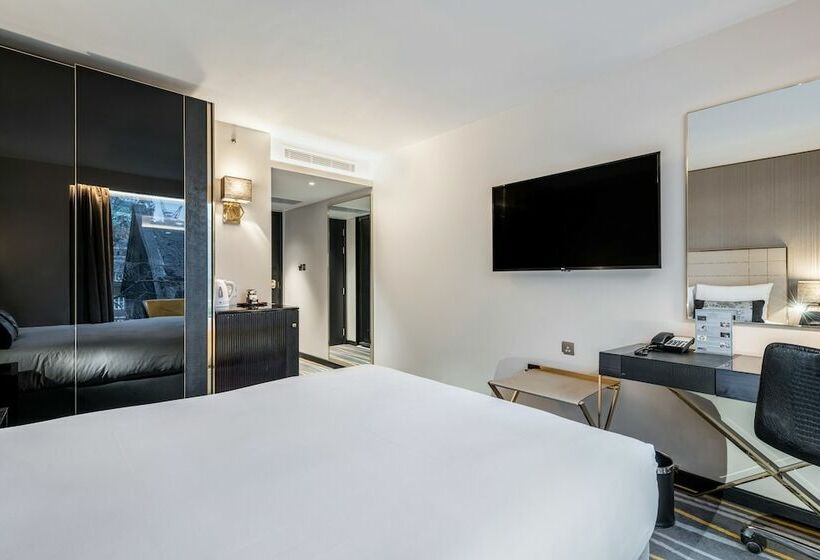 Номер Deluxe, Saint London