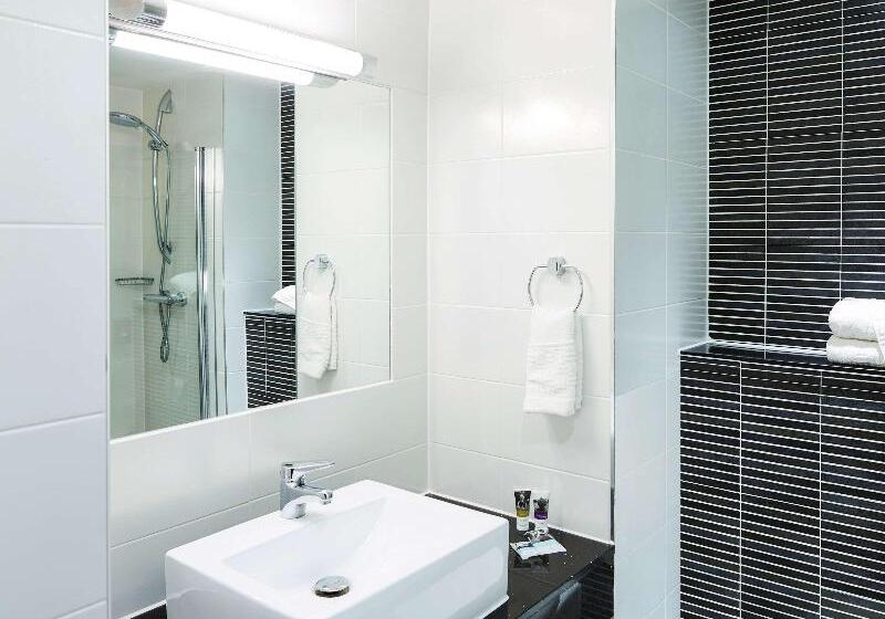 سوییت جونیور, Saint London