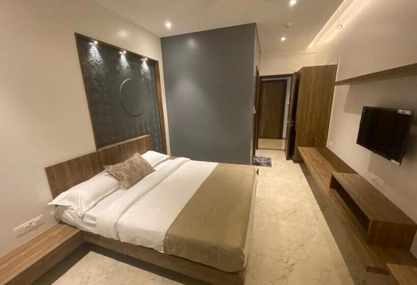 Номер Deluxe, Dwarka Grand
