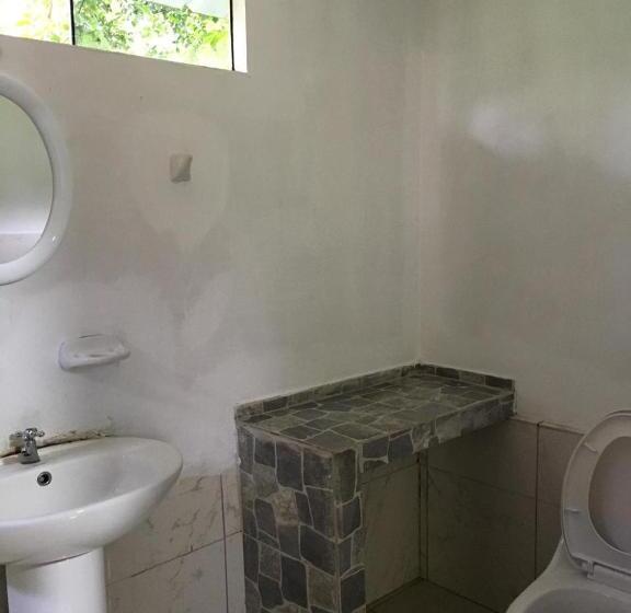 بانگلوی استاندارد, Madera Verde Ecolodge