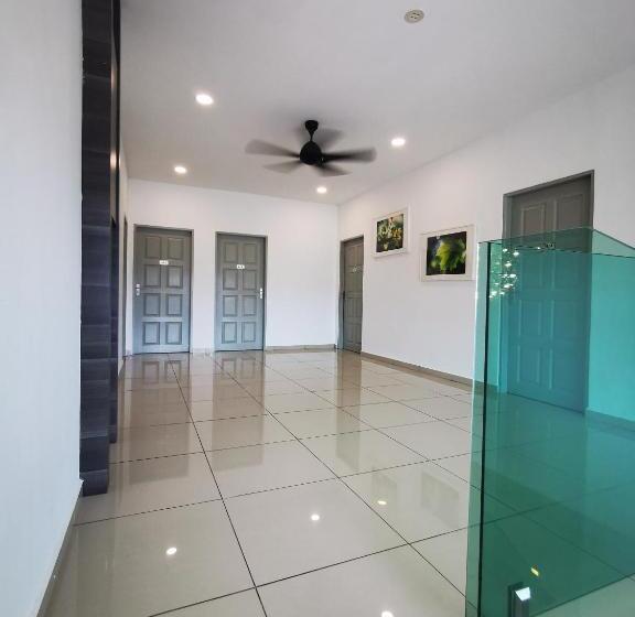 اتاق استاندارد با چشم‌انداز استخر, Secret Garden Warni Villa