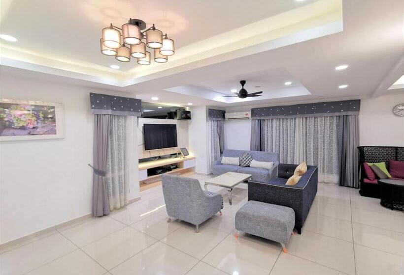 اتاق خانوادگی, Secret Garden Warni Villa