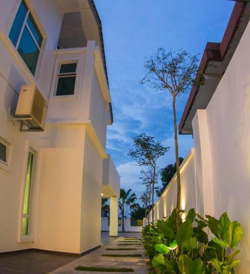 اتاق لوکس با بالکن, Secret Garden Warni Villa