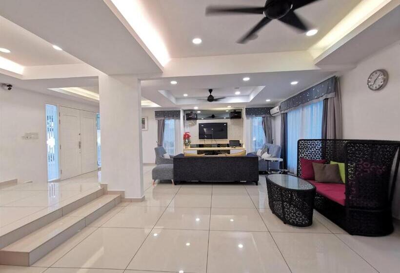 اتاق لوکس با بالکن, Secret Garden Warni Villa