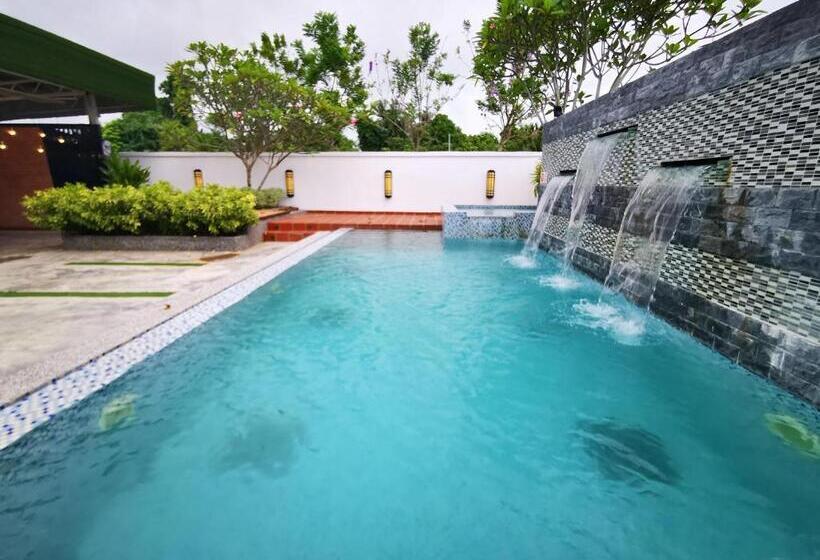 اتاق لوکس با بالکن, Secret Garden Warni Villa
