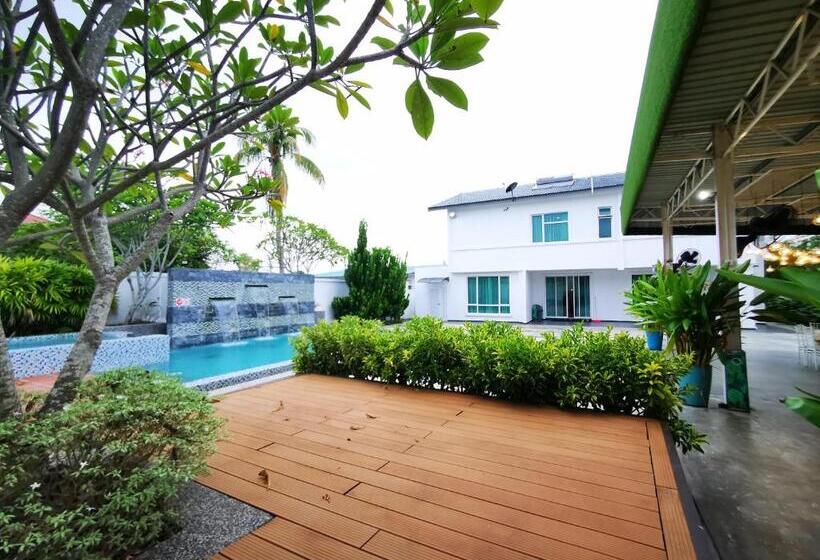 اتاق لوکس, Secret Garden Warni Villa