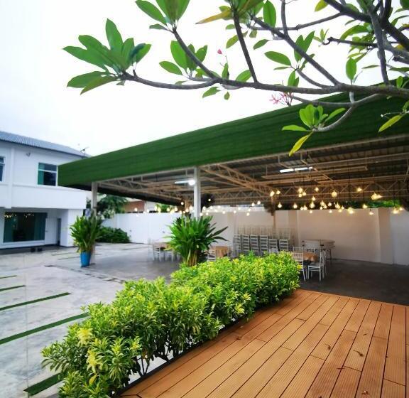 اتاق لوکس, Secret Garden Warni Villa