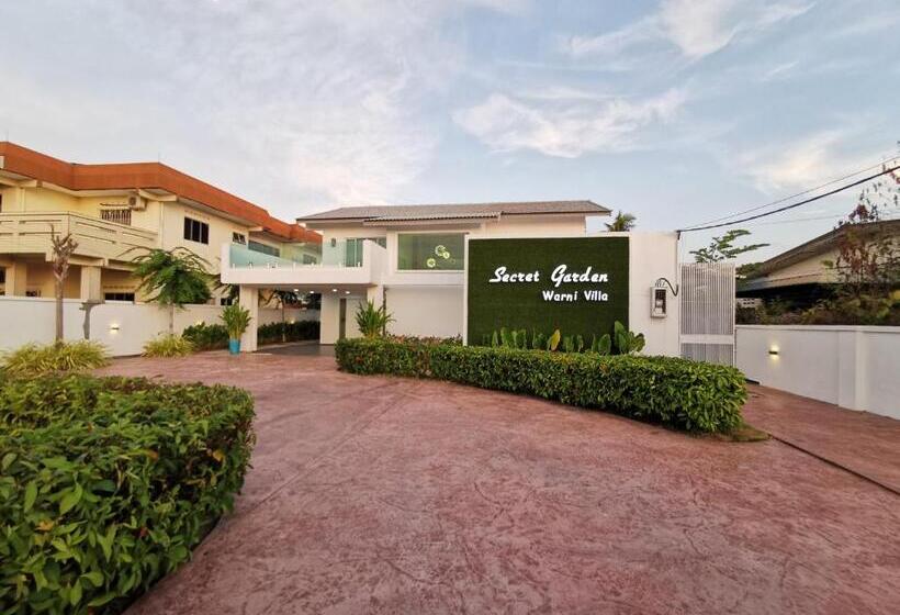 اتاق استاندارد سه نفره, Secret Garden Warni Villa